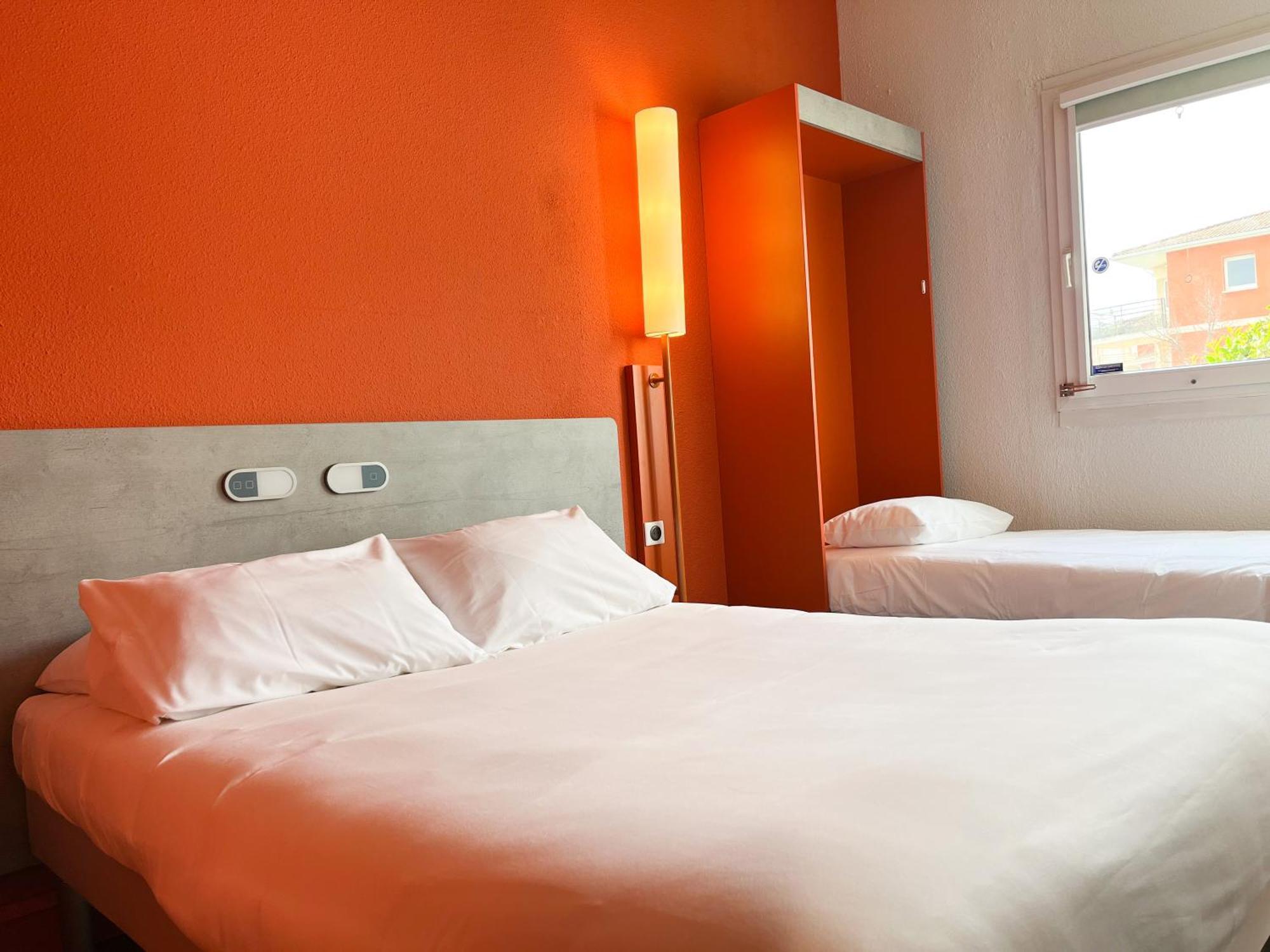 Ibis Budget Saint Christol Les Ales Zewnętrze zdjęcie