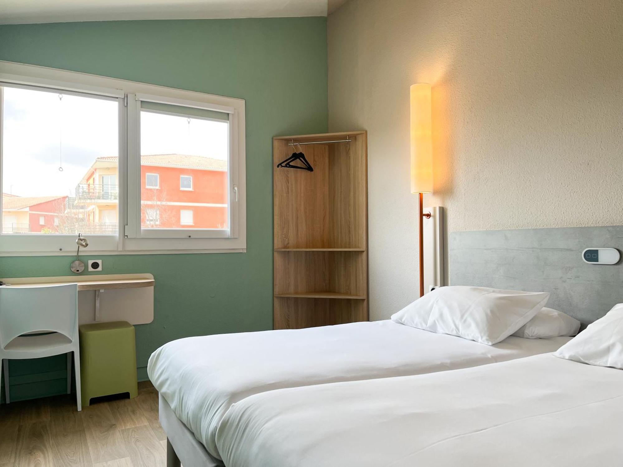 Ibis Budget Saint Christol Les Ales Zewnętrze zdjęcie